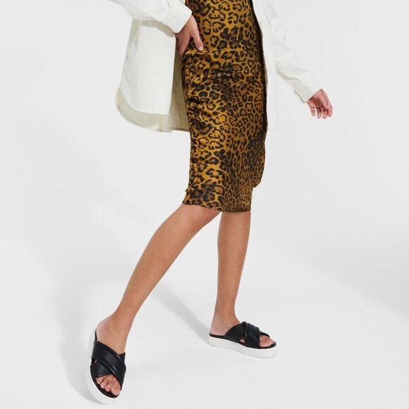 UGG Women's Zayne Crossband Leather Sandal - Picture 5 of 5